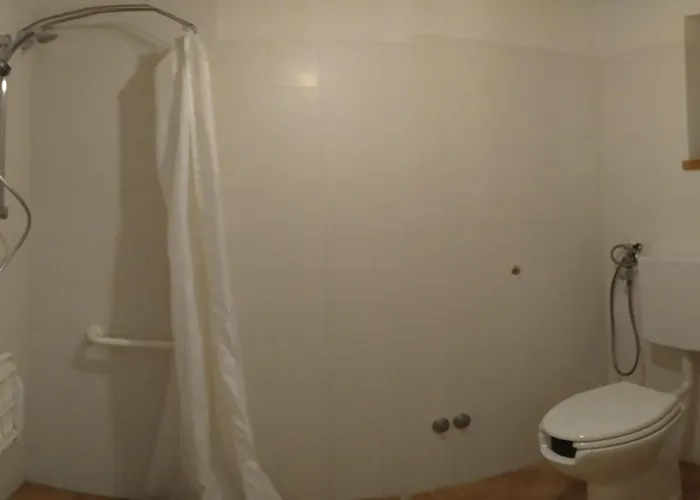 Apartment Il Mandorlo Fuer 8 Personen By Interhome *