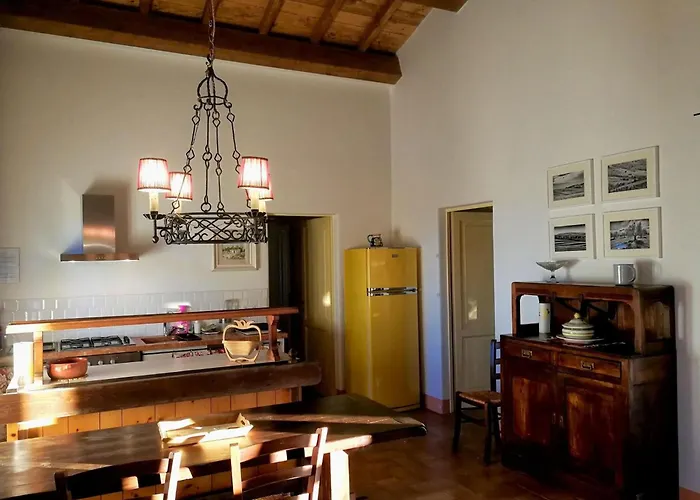 Apartment Il Mandorlo Fuer 8 Personen By Interhome *